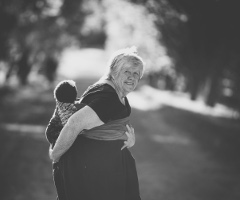 carry a baby on gogo's back